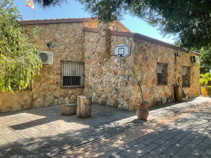 Foto bc4a84f6-4578-4355-86eb-311f15225a1b. Xalet amb piscina a Alzabares Elche / Elx