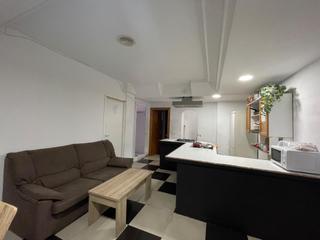 Planta baixa en Carrs Oeste. Planta baja con patio y entrada independiente. toscar