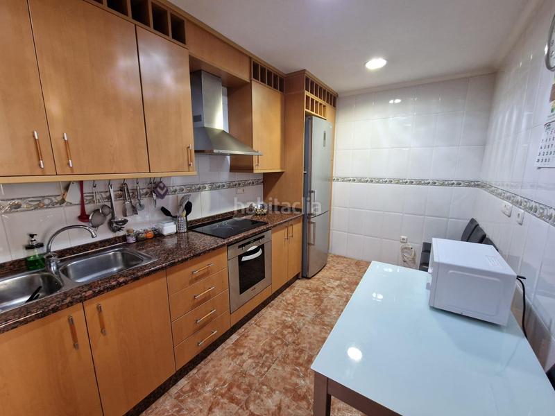 Foto 4828abf2-50a1-46e2-8b33-4bd95d9cd234. Casa a schiera con parcheggio in El Travaló - Martínez Valero Elche / Elx