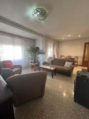 Pis a Carrús Este. Estupendo piso con trastero