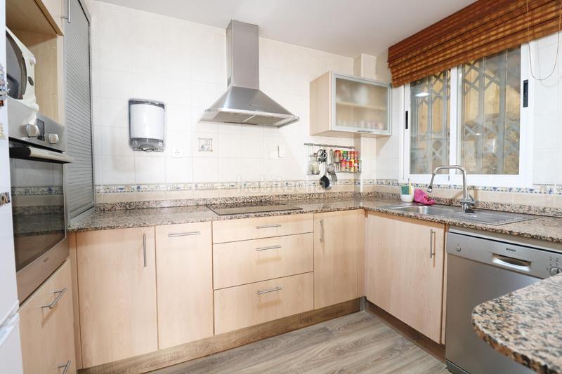 Foto df9ec555-5507-4556-bbd8-1a261d44a74a. Maison avec parking piscine dans Monte Faro-Altomar II Santa Pola