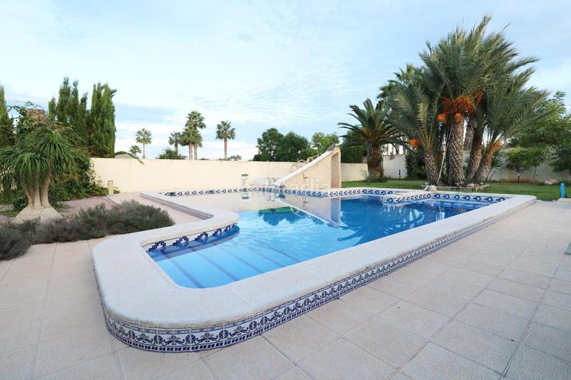 Foto 816081c3-035c-4a09-b2f0-0dd3290e96ed. Chalet avec parking piscine dans Catral