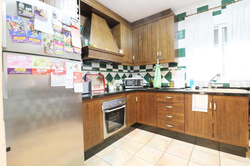 Foto ad9f13de-87f4-4202-8c9e-c9a218f2d61c. Chalet avec parking piscine dans Catral