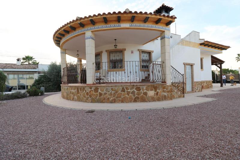 Foto c550bc26-4e73-496f-92f8-540b507ee03a. Chalet avec parking piscine dans Catral