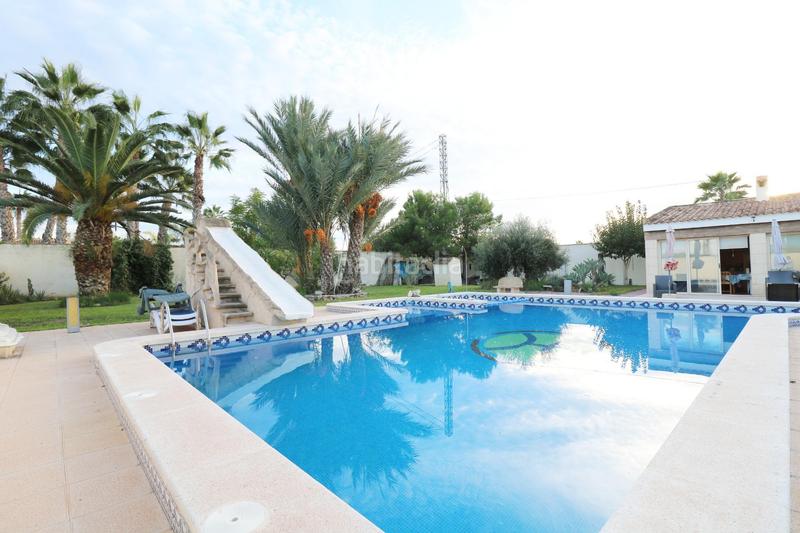 Foto ff3daacd-2be4-40c2-a2fd-4175bfc97555. Chalet avec parking piscine dans Catral