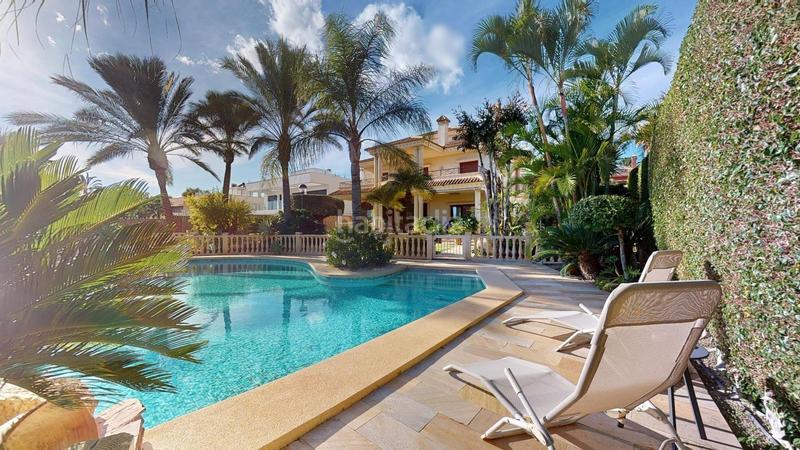 Foto a99683d0-28cc-4507-aadf-4f6fa7ce20b1. Chalet exclusivo chalet en urbanizacion don balbino en Elche / Elx