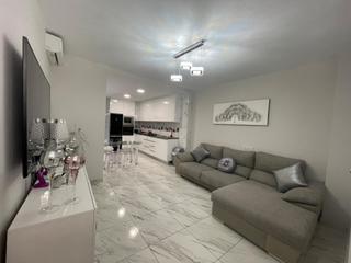 Piano terra in Carrús Este. Planta baja con patio y terraza