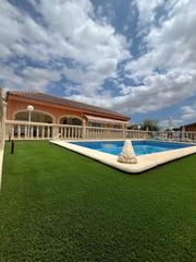 Lloguer Casa a Crevillente. Fabuloso chalet en zona residencial