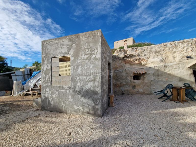 Foto c938a4d6-a764-4415-8886-43bd362e578e. Masía terreno con casa cueva en el hondon de las nieves en Hondón de las Nieves