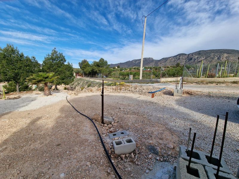 Foto e62d758d-71fd-4507-b77f-98803e3c201a. Masía terreno con casa cueva en el hondon de las nieves en Hondón de las Nieves