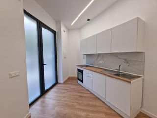Local Comercial en Pont Nou - Corazón de Jesús. Local con acabado de vivienda nuevo a estrenar en avd de la libe
