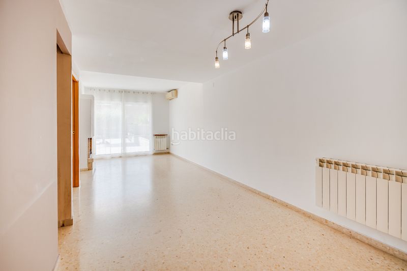 Foto 31408c82-c840-47c4-9369-3506b6ca8ea5. Casa adossada amb calefacció aparcament a Eixample - Can Bogunyà Castellar del Vallès