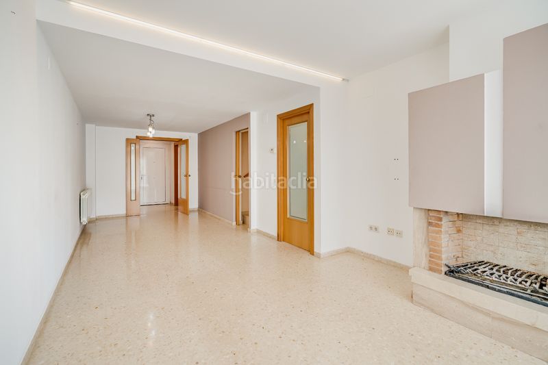 Foto bbea2384-761b-4f64-b22f-974ec342ccfb. Casa adossada amb calefacció aparcament a Eixample - Can Bogunyà Castellar del Vallès