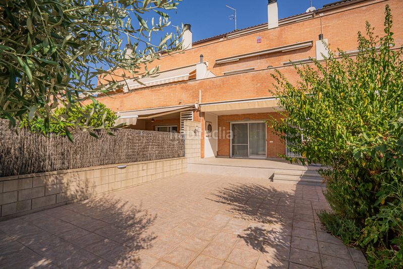 Foto c82ce6fe-05a5-4cb5-b2c4-274e7c5a6c38. Casa adossada amb calefacció aparcament a Eixample - Can Bogunyà Castellar del Vallès