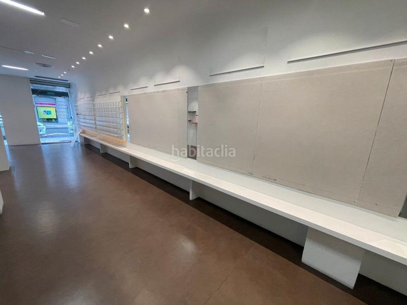 Foto 42cc65c1-d555-47f9-94c3-64cf97788197. Alquiler local comercial en n/a 8 en Área Romántica Donostia - San Sebastián