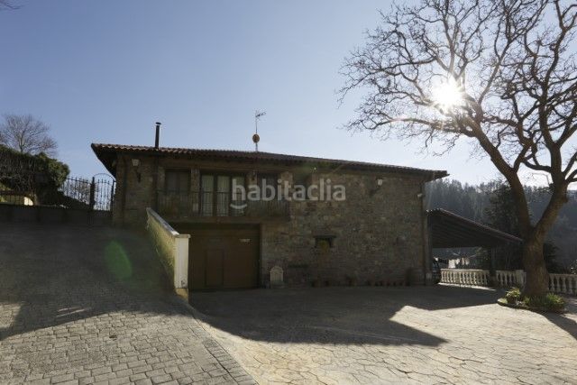 Foto b8663b24-3f48-4e70-b608-24f36ae7cdd1. Masia amb calefacció aparcament a Elgoibar