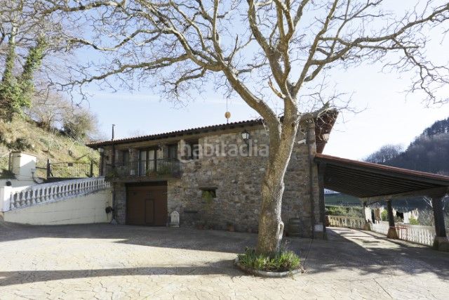 Foto c30599d9-1827-42f6-aaac-abe43b54e897. Masia amb calefacció aparcament a Elgoibar