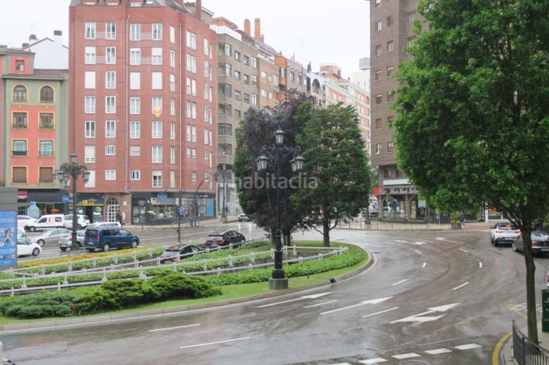 Foto 82da1bc3-f0d3-4477-b0f5-2957b51d3e03. Bureau dans Oviedo - plaza primo de rivera 1 dans Milán - Pumarín Oviedo