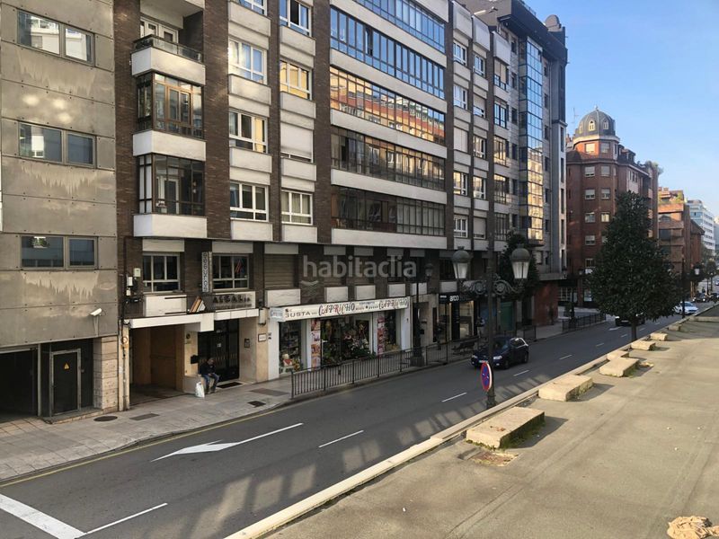 Foto e59b6b9d-020c-4707-bedf-484f7ec08f23. Bureau dans Oviedo - plaza primo de rivera 1 dans Milán - Pumarín Oviedo