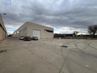 Lloguer Nau industrial a Fontellas. Nave en esquina de 1.500 m2 con 5 accesos y campa