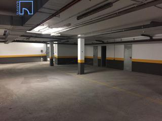 Parking coche en Parque del Queiles. Plazas de garaje, 14 m2 y trasteros