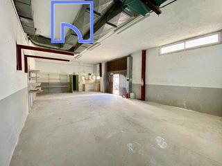 Nau industrial en Aranguren. Nave industrial en esquina 138.000