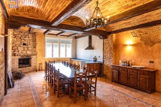 Casa en Navarrete. Casa en navarrete con espectacular bodega