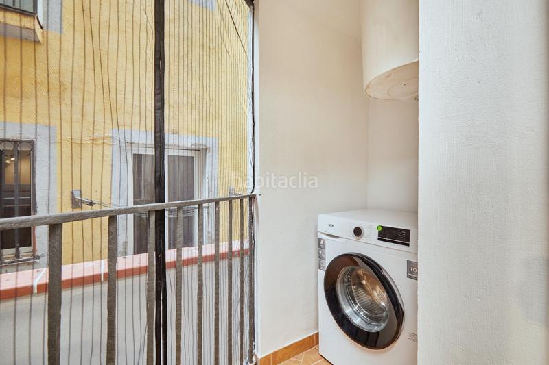 Foto 0fce15e6-a85c-4f86-8717-22266bde3d54. Edificio  reformado en venta con alta rentabilidad en el Raval en Barcelona