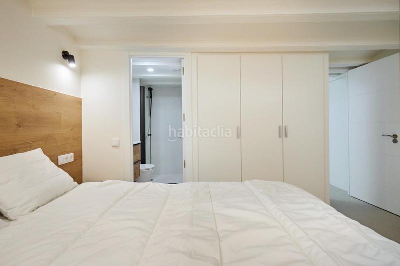 Foto 30ac309c-b3c0-4c3a-bf04-1450e26cd0f8. Edificio  reformado en venta con alta rentabilidad en el Raval en Barcelona