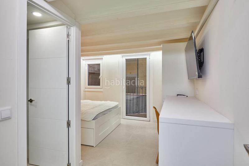 Foto 3eab3b07-558c-42f4-8534-318e5fcdf451. Edificio  reformado en venta con alta rentabilidad en el Raval en Barcelona