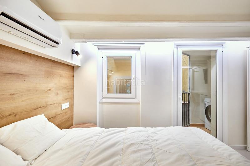 Foto bda894c7-56e7-4300-80c2-aae32b3419b0. Edificio  reformado en venta con alta rentabilidad en el Raval en Barcelona
