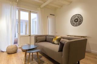 Appartement  Carrer argenter. Vivienda reformada con patio y mucha luz en el centro de barcelo