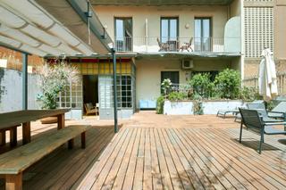 Pis  Carrer diputacio. Piso con terraza de 55m en finca regia  lantiga esquerra de leix