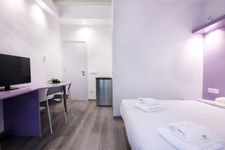 Affitto Monolocale  Calle picalquers. Espacio coliving habitación con baño privado