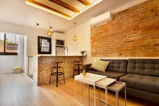 Rent Flat  Calle poeta cabanyes. Moderno y luminoso piso en poble sec