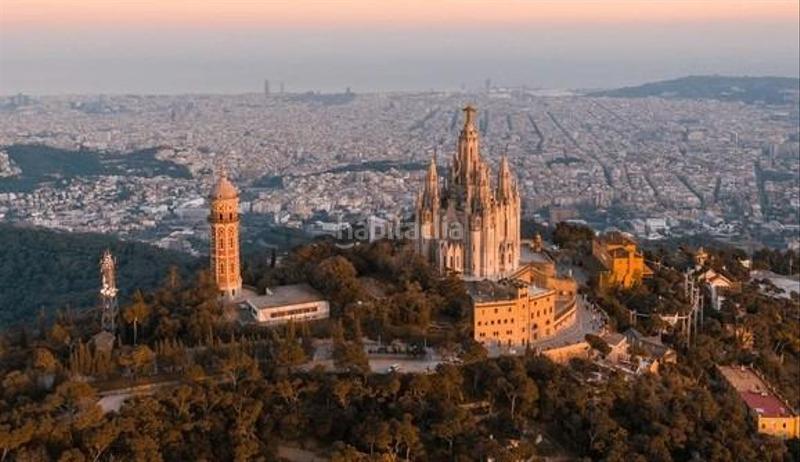 Foto 6b719805-711e-481c-b30c-f3105553d958. Piso  para reformar con terraza en finca clásica del cuadrat dor eixample dreta en Barcelona
