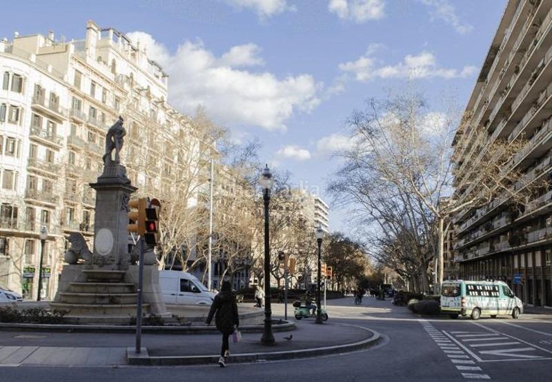 Foto a4d9bf5e-b9fb-4a90-a731-c6a829c50c51. Piso  para reformar con terraza en finca clásica del cuadrat dor eixample dreta en Barcelona