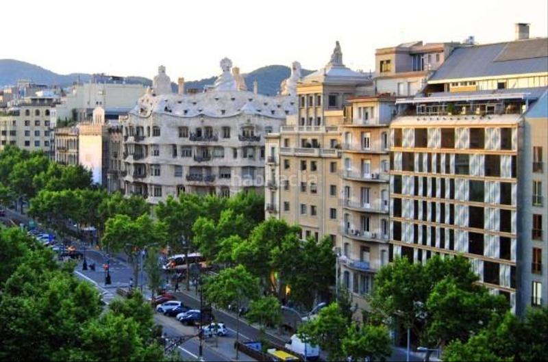 Foto fe83ea99-d398-4015-bbaf-ff56645117d1. Piso  para reformar con terraza en finca clásica del cuadrat dor eixample dreta en Barcelona