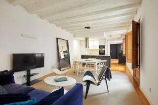Apartamento  Carrer calle arcs de sant agustí 7. Exclusiva vivienda reformada en pleno corazón del raval, a un pa
