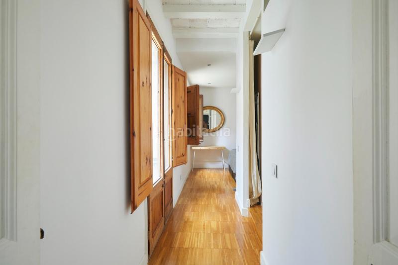 Foto dbddde2c-5a0b-48e1-83eb-2ac8a76f7873. Apartamento exclusiva vivienda reformada en pleno corazón del Raval, a un paso de las ramblas y el liceu en Barcelona
