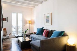 Appartement  Carrer de tapioles. Piso en venta con licencia turística en poble sec  excelente ren