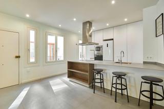 Appartement  Rambla la rambla. Lujosa vivienda de 3 habitaciones amplia y reformada frente a la