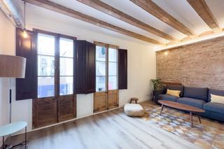 Apartment  Calle del peu de la creu. Piso totalmente reformado en el corazón de barcelona
