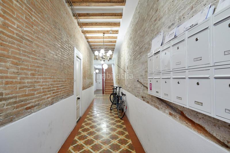 Foto 48f7bc73-6cdf-4be1-aa7a-94f7472c74f0. Alquiler ático  con terraza privada totalmente reformado en el corazón en Barcelona