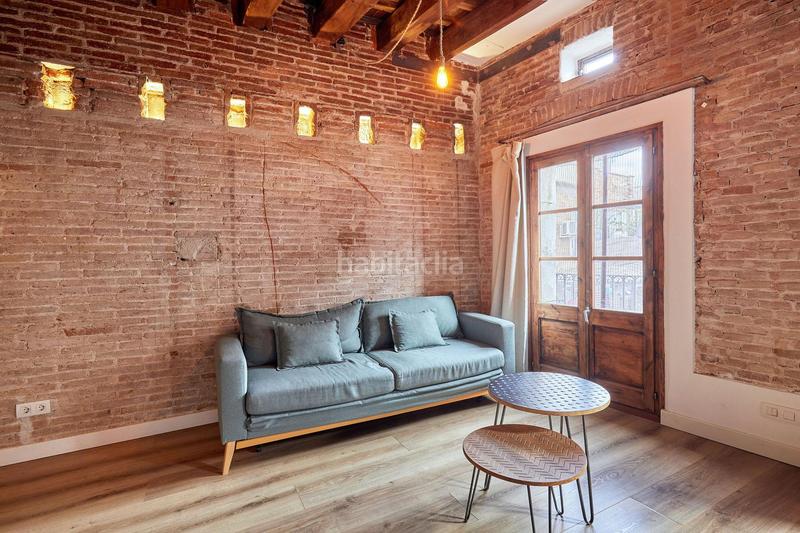 Foto e65431f6-b118-4ade-b70a-ccf8b28d370b. Rent penthouse with heating in Raval Barcelona