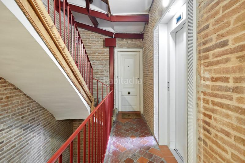Foto fa74389c-28b9-418e-9aa2-3131ea8850d6. Rent penthouse with heating in Raval Barcelona