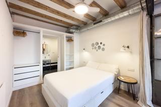 Flat  Carrer peu de la creu. Piso totalmente reformado en el corazón de barcelona