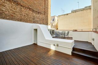 Piso  Carrer de l'argenter. Amplia vivienda reformada con terraza privada en primera planta