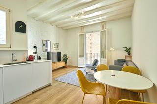 Piso  Calle argenter. Vivienda reformada con gran terraza en el corazón de barcelona