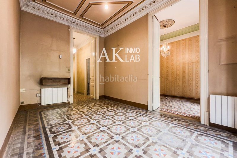 Foto f7e7f1b2-be4e-4455-a337-7895a994a21a. Pis a Dreta de l´Eixample Barcelona